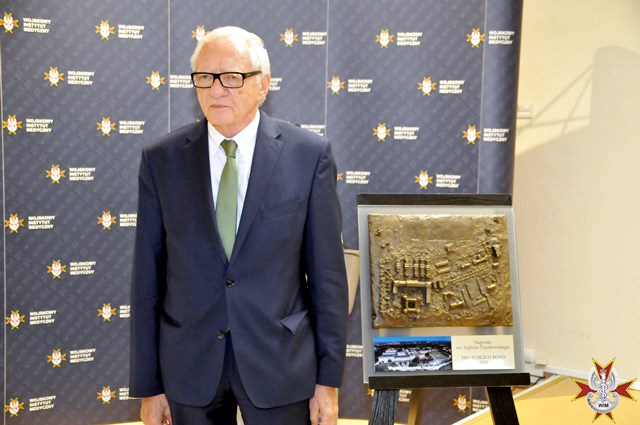 Witold Rużyłło z nagrodą szpitala ujazdowskiego