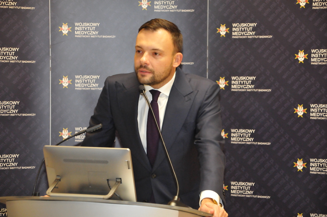 Czek na utworzenie RCMC. Prezes ABM przy mównicy.