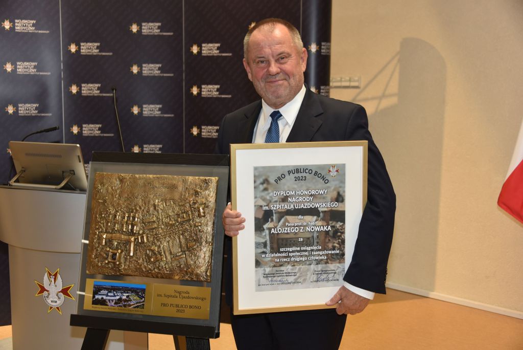 Rektor UW z dyplomem honorowym nagrody im. szpitala ujazdowskiego