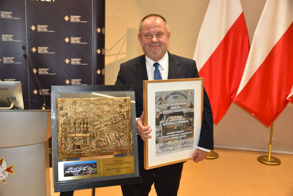 Rektor UW z dyplomem honorowym nagrody im. szpitala ujazdowskiego