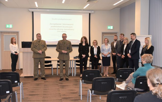Inauguracja studiów podyplomowych mon 2023 w Wojskowym Instytucie Medycznym, uczestnicy wydarzenia.