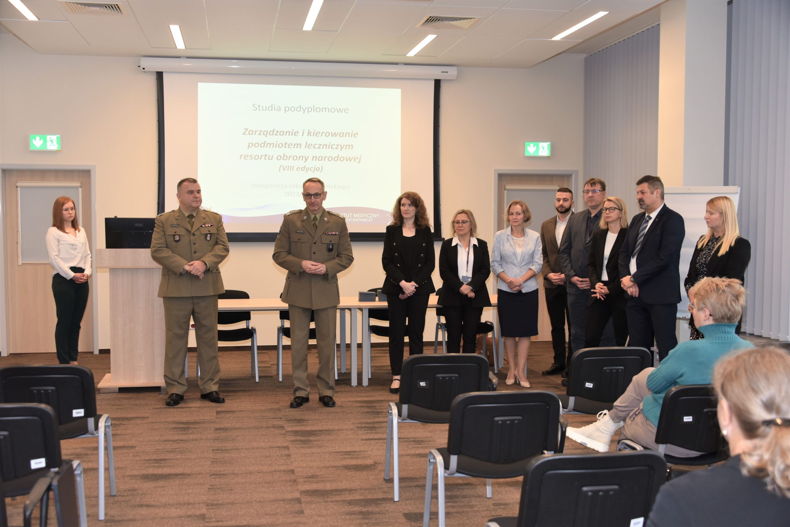 Inauguracja studiów podyplomowych mon 2023 w Wojskowym Instytucie Medycznym, uczestnicy wydarzenia.