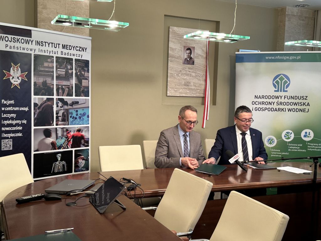 Termomodernizacja Wojskowego Instytutu Medycznego podpisywanie umowy z NFOŚiGW