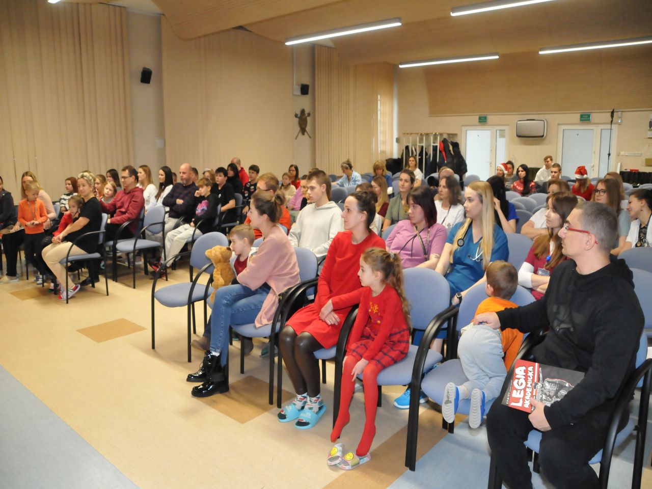 Mikołajki - Wojsko Polskie dzieciom - ujęcie na widownię