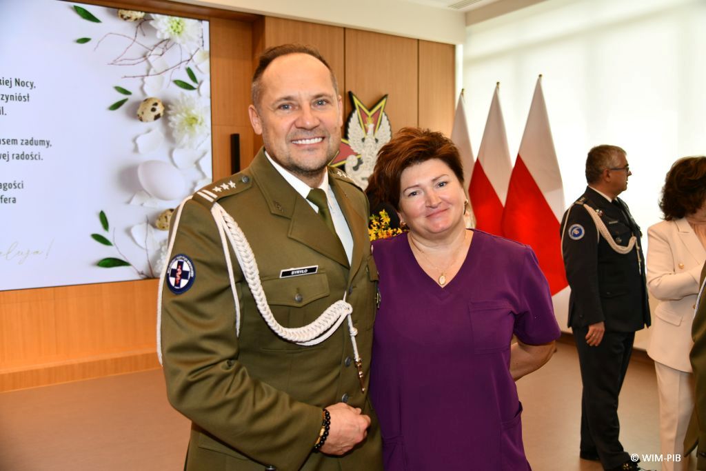 Pracownicy i goście WIM-PIB podczas spotkania wielkanocnego.