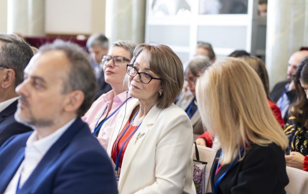 Słuchacze konferencji.