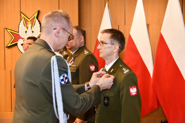 Uroczyste wręczenia medali z okazji Dnia Wojska Polskiego