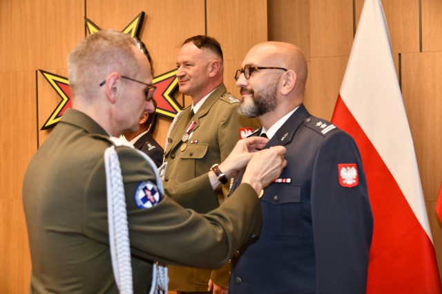 Uroczyste wręczenia medali z okazji Dnia Wojska Polskiego