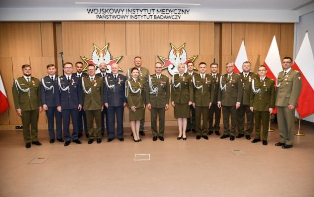 Uroczyste wręczenia medali z okazji Dnia Wojska Polskiego