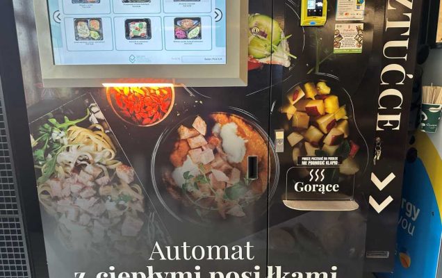 Automat z ciepłymi posiłkami.