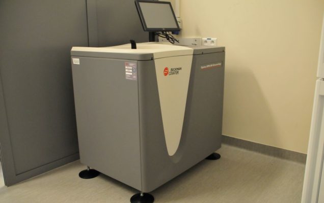 Sprzęt laboratoryjny: Ultrawirówka do prędkości do 800 000x g, Optima XPN-100, Beckman Caulter w pomieszczeniu LOMTI.